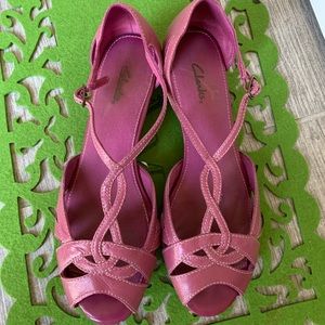 Pink Clark sandals size 8